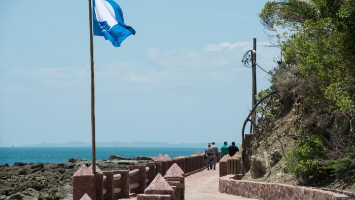 Salvador inicia processo para obter Bandeira Azul em três praias