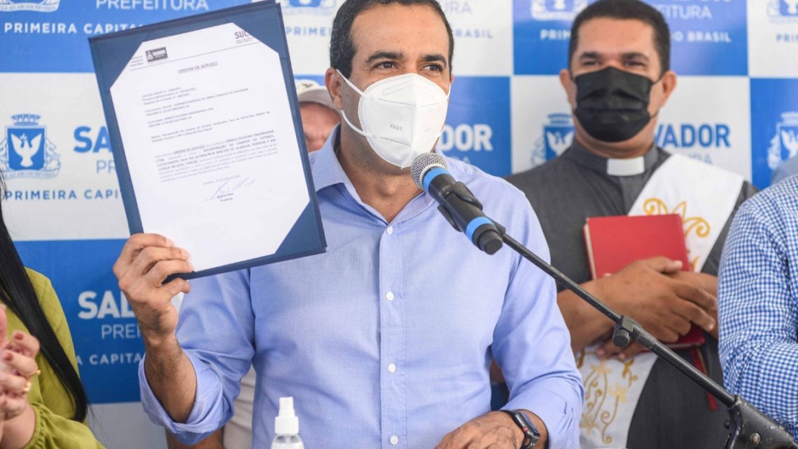 Boca do Rio ganha campo e praça requalificados pela Prefeitura Boca do Rio ganha campo e praça requalificados pela Prefeitura