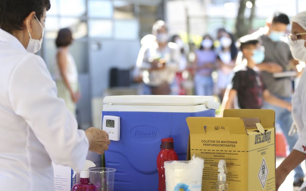 Leo Prates lamenta baixa adesão no 1º dia da vacinação de crianças em Salvador