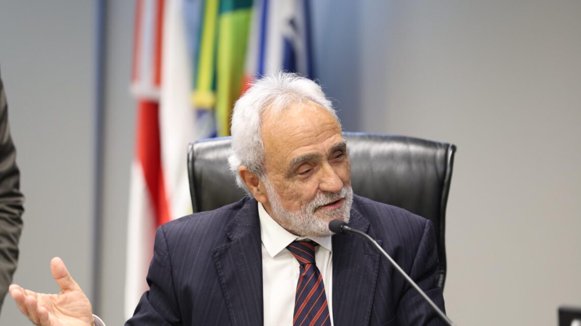 TCE/BA homenageia Antonio Honorato  com Medalha Ruy Barbosa