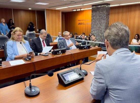 CCJ da Alba aprova por unanimidade importantes projetos do deputado Hassan