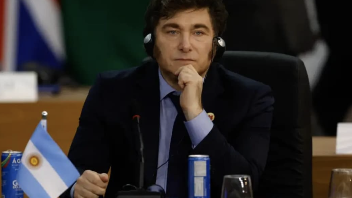 Sem provas, Milei acusa Brasil de financiar “25% da campanha contra a Argentina”